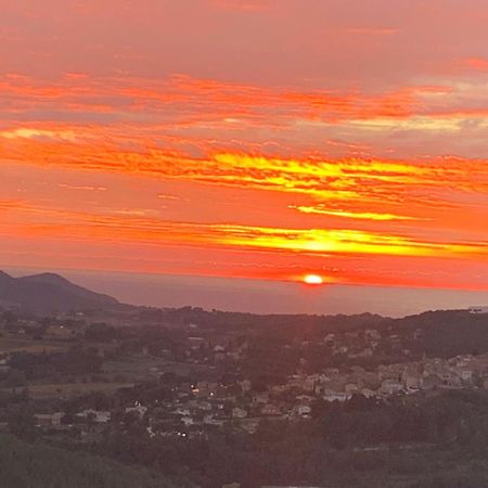 L'Oustaou Bello Visto Le Castellet  Esterno foto